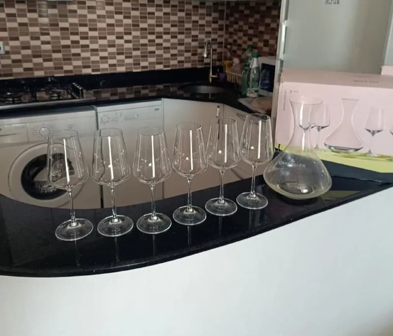 wineset 6 винных бокалов + Декантер с коробкой в отличном состоянии 30 лари — Батуми — 30 ₾