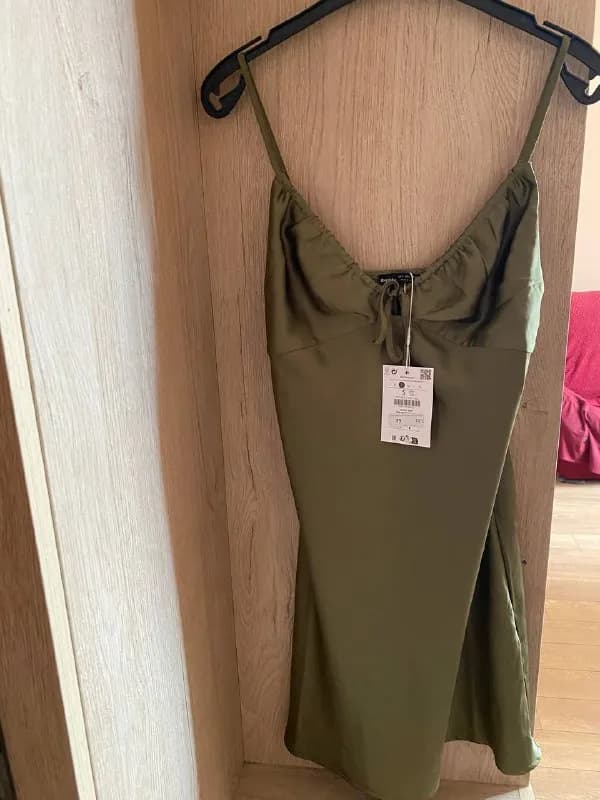 1. Платье bershka S 40 лари — Тбилиси — 40 ₾
