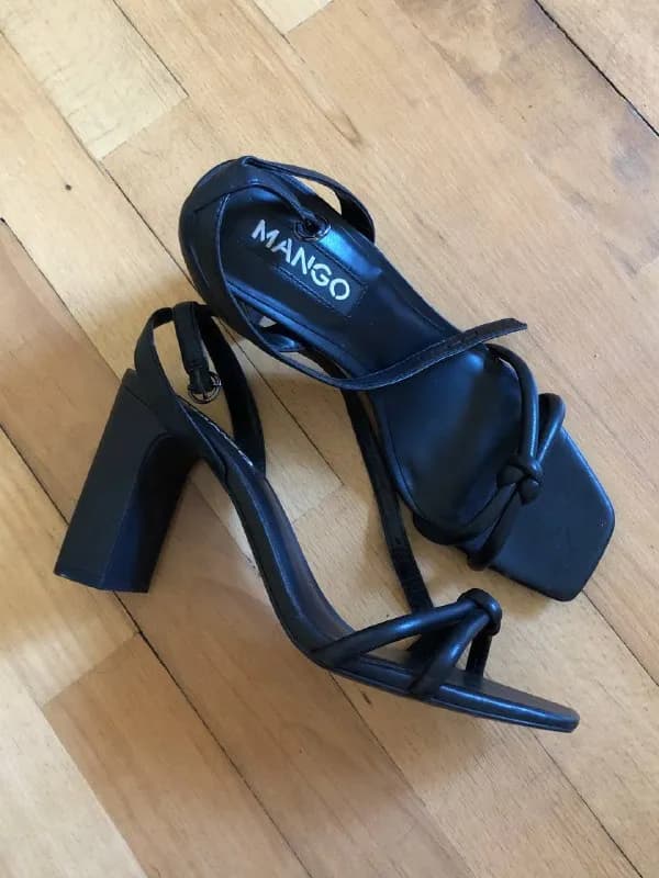 1. Новые босоножки Mango 40 размер, кожа — Тбилиси — 120 ₾