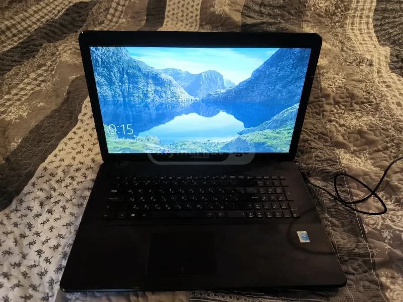 Asus R752M 17''. Б/у около 5 лет. Работает от сети. Установлен SSD 250 Гигабайт вместо DVD привода. — Тбилиси — 300 ₾