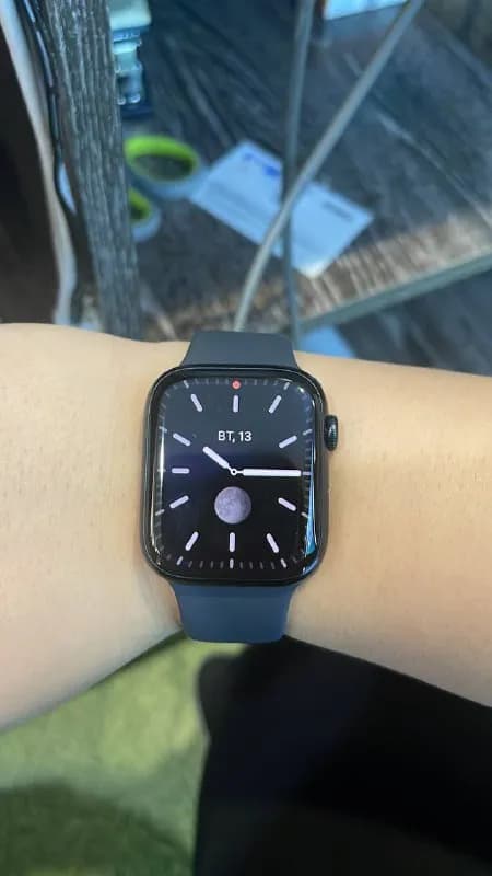 Apple Watch 8 45 mm, в комплекте зарядка и 2 ремешка, и сам оригинал. В идеальном состоянии, ни одн — Тбилиси — 1 100 ₾