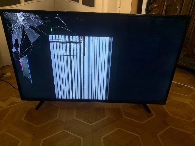 hisense 43’ на запчасти или под восстановление, 70 лари — Тбилиси — 70 ₾