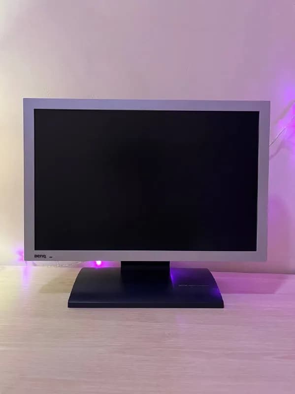 VGA и переходником на HDMI — Тбилиси — 90 ₾