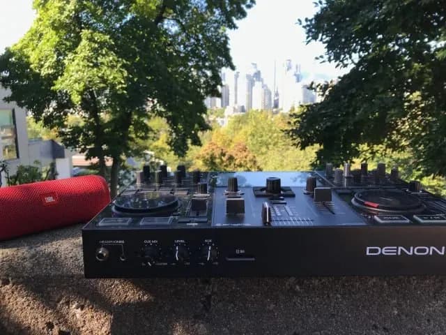 DJ контроллер Denon Prime Go. — Тбилиси — 900 ₾