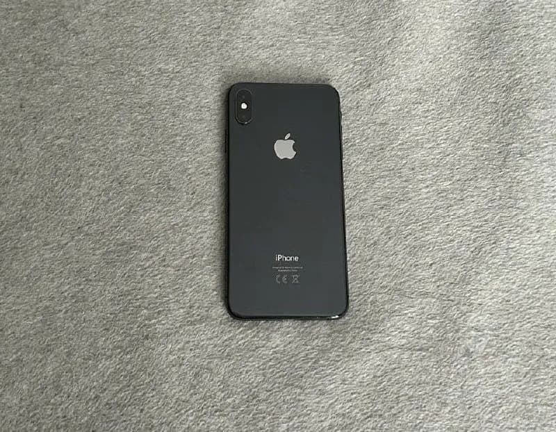 iPhone XS Max на 64GB в отличном состоянии. Состояние батарейки — 80%. На экране стоит защитное стек — Тбилиси — 750 ₾