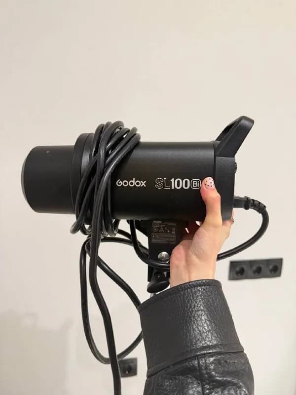 Godox SL100Bi + стойка + софтбокс + соты + рефлектор — Тбилиси — 800 ₾