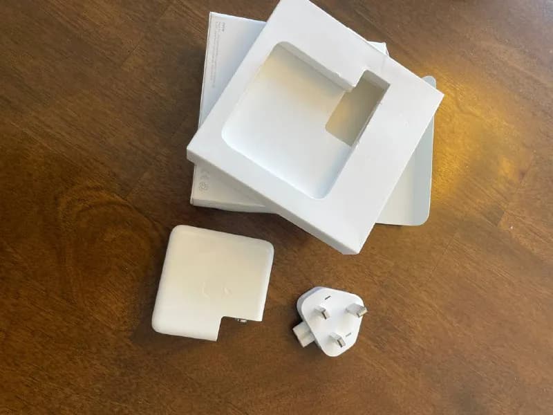 Apple charger, полностью новая 45$ (зарядка) — Тбилиси — 45 $
