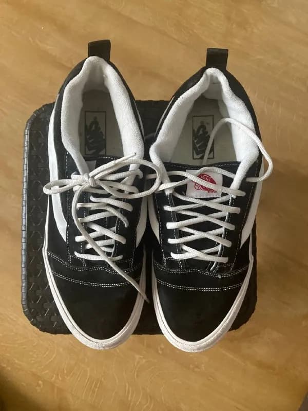 Продаю кроссовки Vans 45