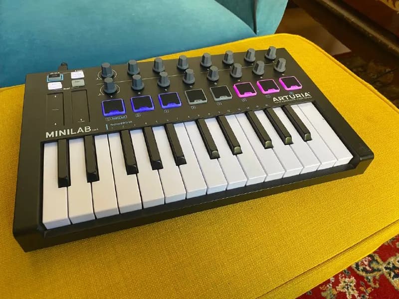 midi контроллер Arturia MiniLab MK2 — Тбилиси — 200 ₾