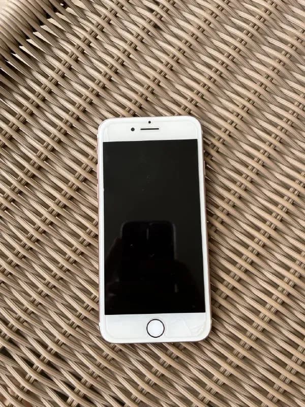 iPhone 7 128gb. Технически исправен, кроме временами не работающей кнопки home (при надавливании на — Тбилиси — 140 ₾