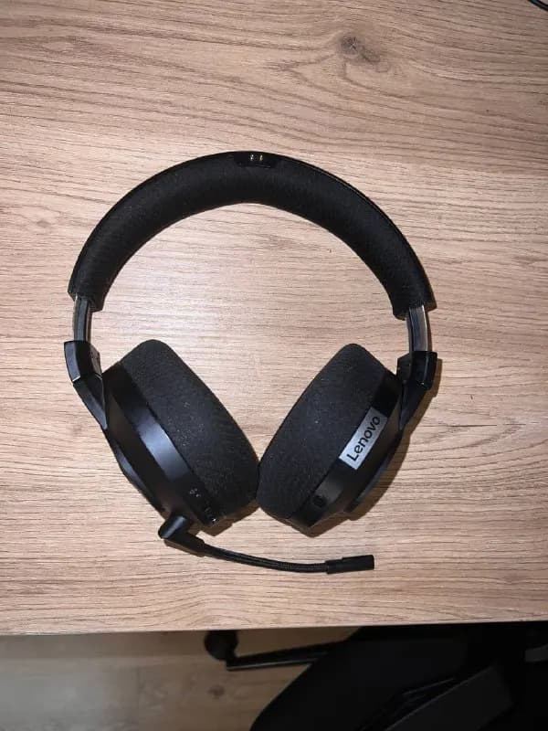 1-2. Беспроводные наушники Lenovo Legion H600. Подключаются через USB адаптер (в комплекте). Пингвин — Тбилиси — 120 ₾
