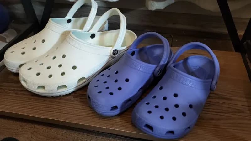 Crocs! кроксы, две пары, 45 и 38, домашнее использование. 50 GEL за одну пару — Тбилиси — 50 ₾