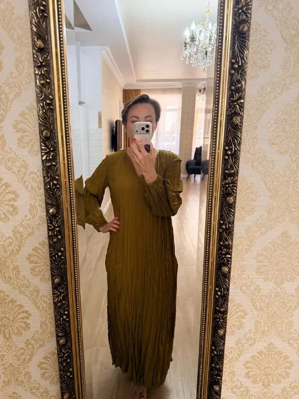 Massimo Dutti. Размер s, но оно свободное и на m подходит. Состояние отличное. Синтетика. — Батуми — 20 ₾