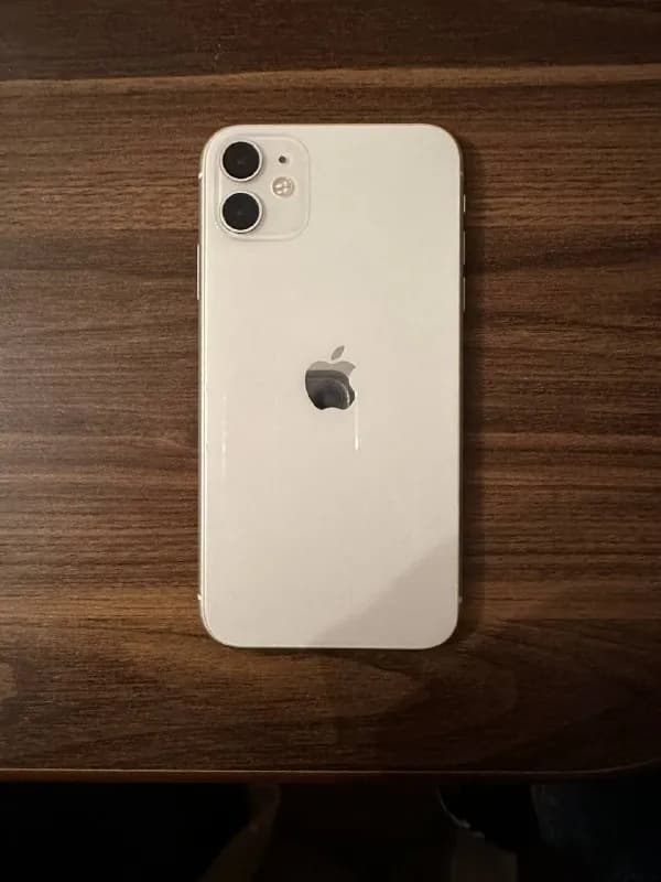 iPhone 11 64gb акб 80% — Тбилиси — 700 ₾