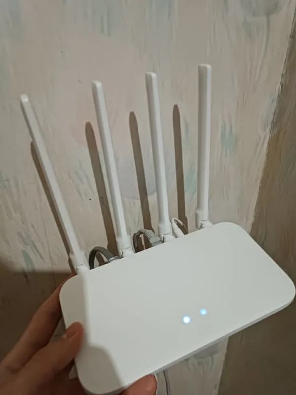 WiFi Xiaomi — отличное состояние, как новый. Коробка, чек, гарантия. Работает безупречно. Хорошо раз — Тбилиси — 50 ₾