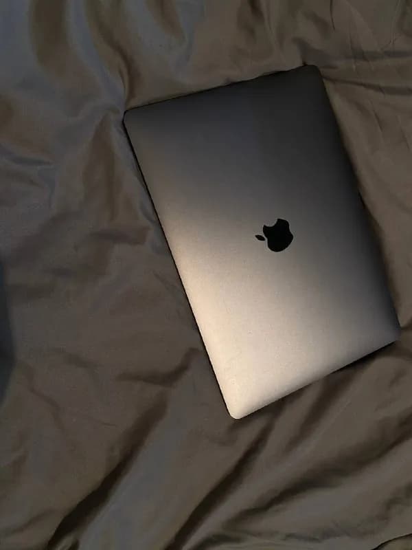 MacBook Air M1 512 SSD — Тбилиси — 2 000 ₾