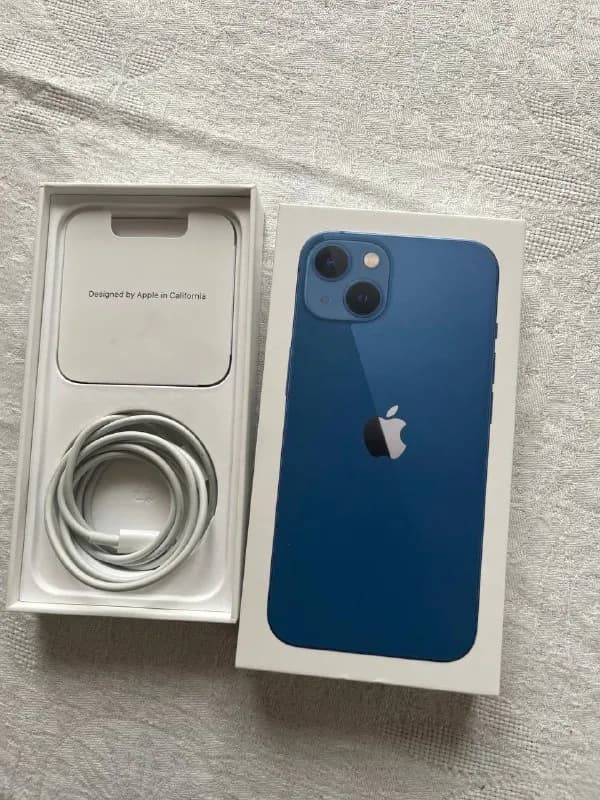 IPhone 13 128gb. 88% аккум. Хорошее состояние, в пользование меньше года. — Тбилиси — 1 590 ₾
