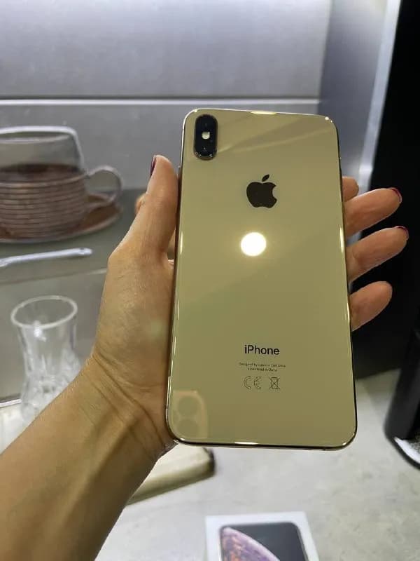 Xs max, 64 gb, bh84%. В идеальном состоянии, без единой царапины, с коробкой, ни разу не был в ре — Тбилиси — 850 ₾