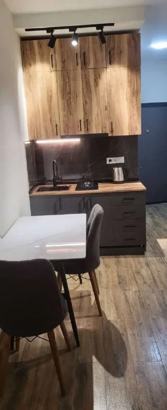 14/16 этаж, 30 кв/м — Батуми — 350 $