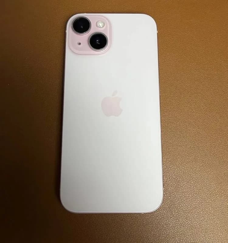 iPhone 15 128Гб sim+eSim Полностью рабочий. Экран без царапин и сколов. Ничего не менялось. Работае — Тбилиси — 1000 ₾