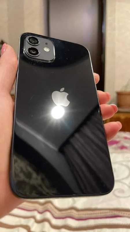 iPhone 12, 64 gb, 88bh, телефон как новый, не был в ремонте, носился только в чехле и с защитным ст — Тбилиси — 1350 ₾