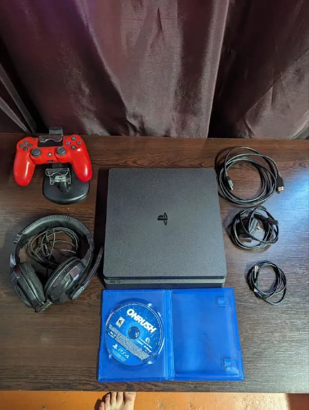 Playstation 4 slim в идеальном состоянии записано кучу игр 550 лари с доставкой — Тбилиси — 550 ₾
