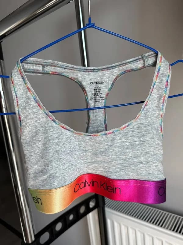 Calvin Klein, оригинал. Абсолютно новый. Покупался в комплекте, но не подошел размер. Размер s по би — Тбилиси — 25 ₾