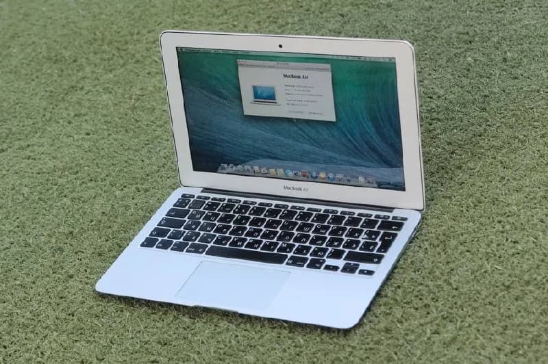 MacBook Air 2013 г — Тбилиси — 300 ₾
