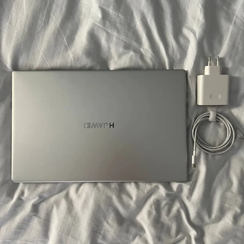 Huawei MateBook D15 — Тбилиси — 550 $