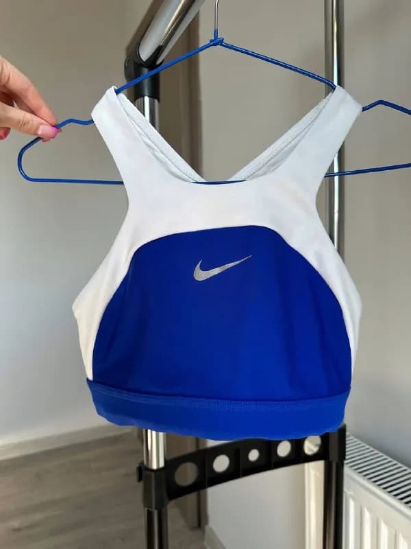 Nike. Надевался 2 раза. Размер s, подходит на 32-34. — Тбилиси — 65 ₾