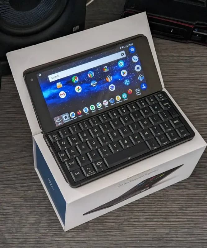 Planet Computers Gemini PDA 4G — карманный компьютер/смартфон с физической клавиатурой. Работает на — Тбилиси — 300 ₾