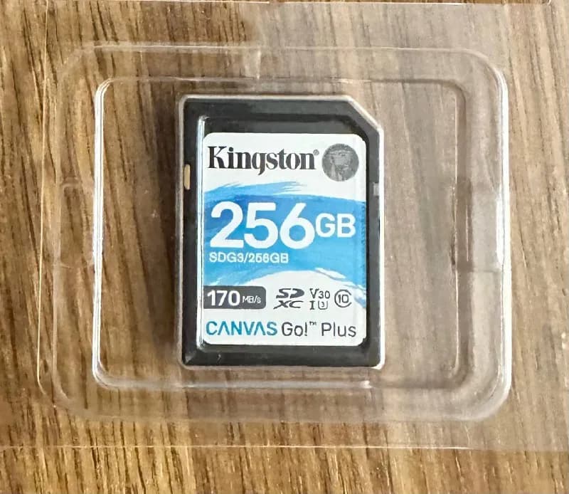 Kingston 256gb, покупали месяц назад, ошиблись с форматом. Подходит для записи в 4к — Тбилиси — 80 ₾
