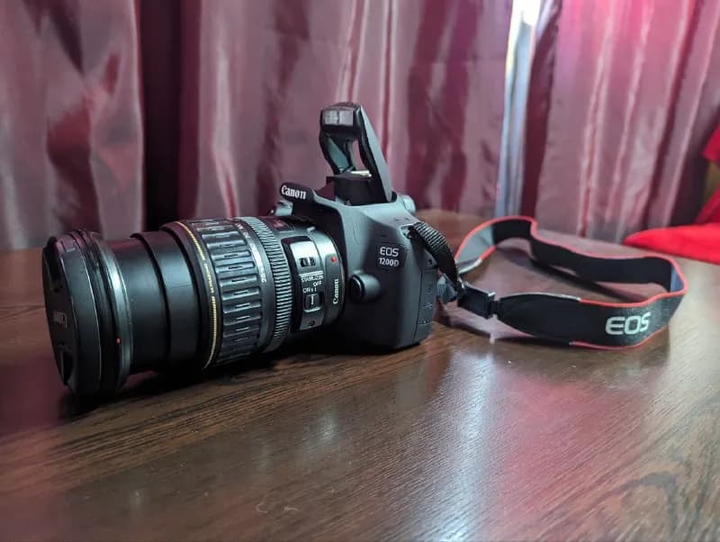 Canon 1200 d линза 28-135мм в идеальном состоянии — Тбилиси — 450 ₾