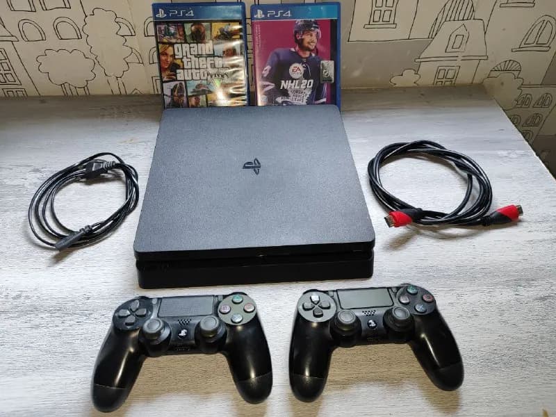 PS4 slim 500gb. Раз год проходил CoD. Уронил немного и появился посторонний звук при работе CDRom. Н — Тбилиси — 400 ₾