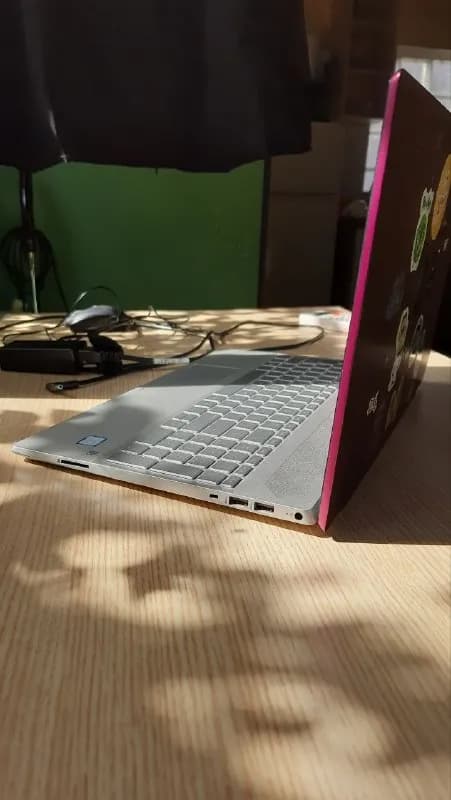 HP Pavilion — 15-cs0011ur 15.6», Intel® Core™ i3-8130U 2,2 ГГц, DDR4-2400 SDRAM 8 Гбайт, HDD 1Tb, SS — Тбилиси — 600 ₾