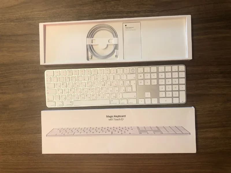 Apple Magic Keyboard With Touch ID MK2C3RS/A — Тбилиси — 550 ₾