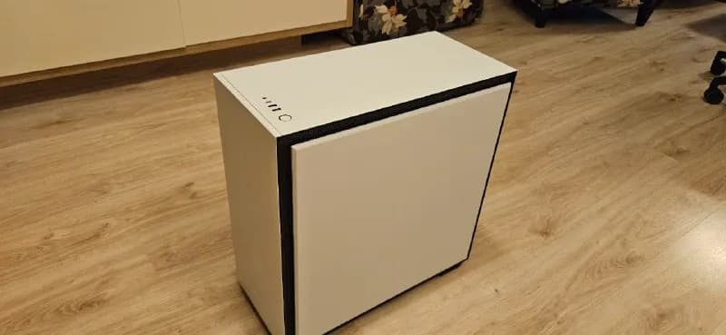 NZXT H710i — 270 лари — Тбилиси — 270 ₾