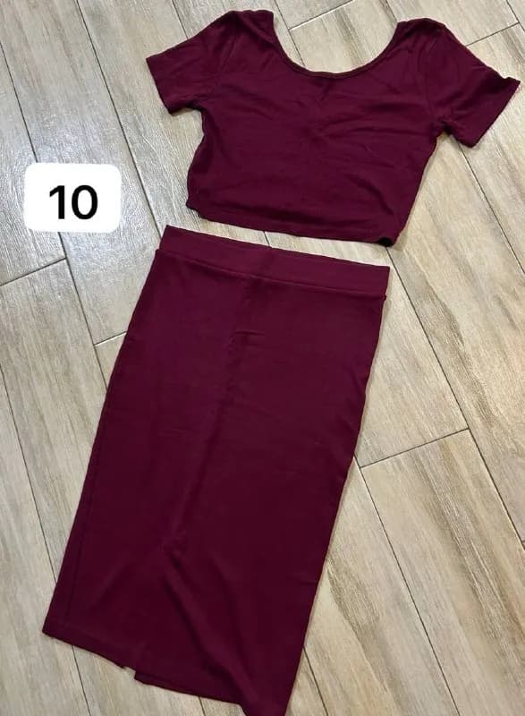 Stradivarius хлопок: юбка S/M и топ L (надевала на S/M) — 10 лари — Батуми — 10 ₾