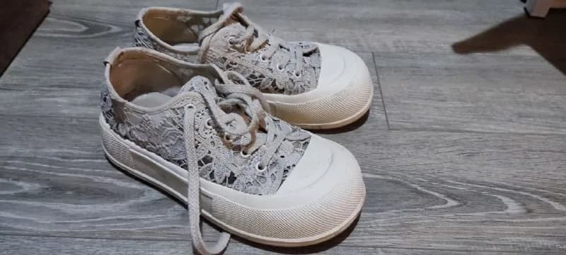 Боты кремовые — Батуми — 35 ₾