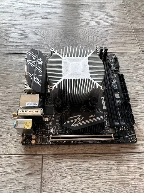 1. Процессор AMD Ryzen 5 5600G, сокет AM4, 6 ядер — 300 gel — Тбилиси — 300 ₾