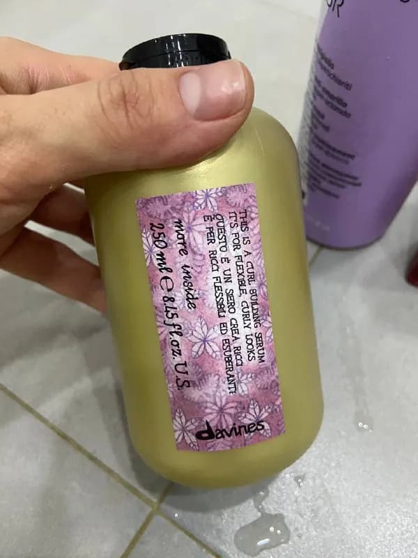 Davines для кудрей и серферского эффекта. Пользовалась 3 раза. Бутылек почти полный. 45 лари. Сабурт — Тбилиси — 45 ₾