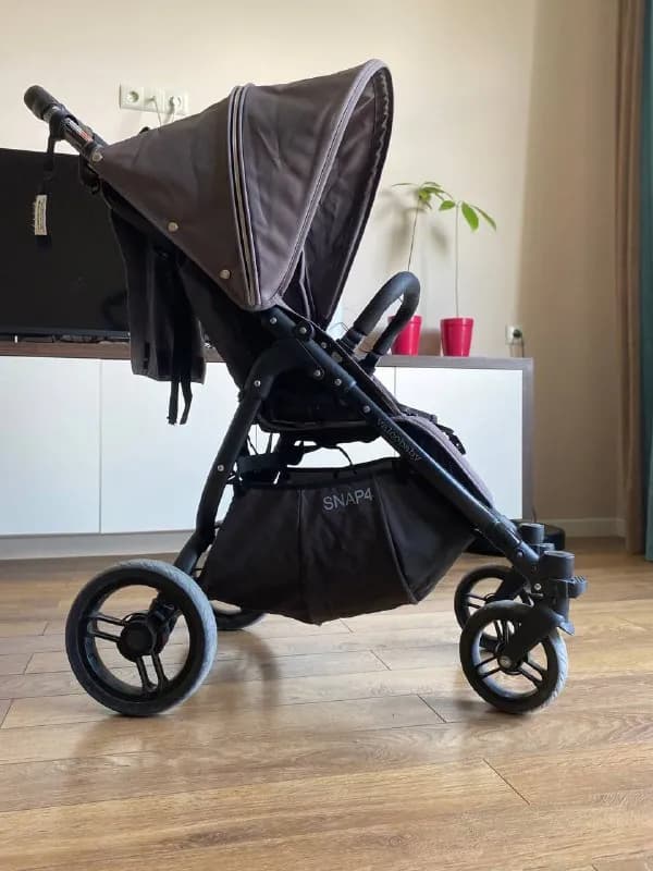 Valco Baby Snap 4, б/у. Коляска в хорошем состоянии, полностью функциональна, но имеет небольшие деф — Тбилиси — 300 ₾