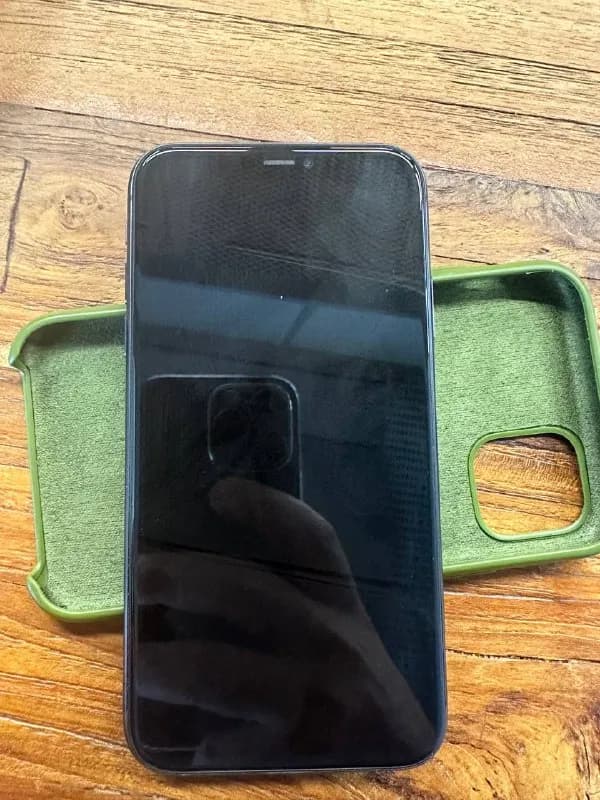 iPhone 11 на 64 гб! 700 лари! Состояние корпуса идеальное, ничего не менялось все родное! Состоя — Тбилиси — 700 ₾