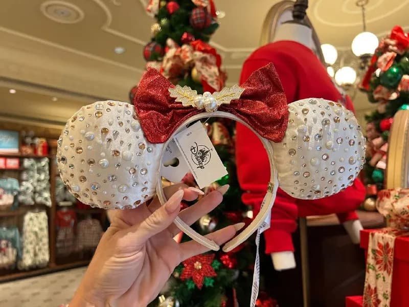 Disney Parks Baublebar Holiday Christmas Minnie Mouse Ears Headband 2022 привезена из США. — Тбилиси — 120 ₾