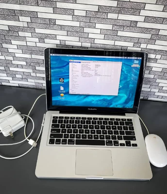MacBook Pro 13. Покупала его в Нью Йорке 2012, в магазине Appel в Soho. Мышка, блок питание ( — Тбилиси — 750 ₾