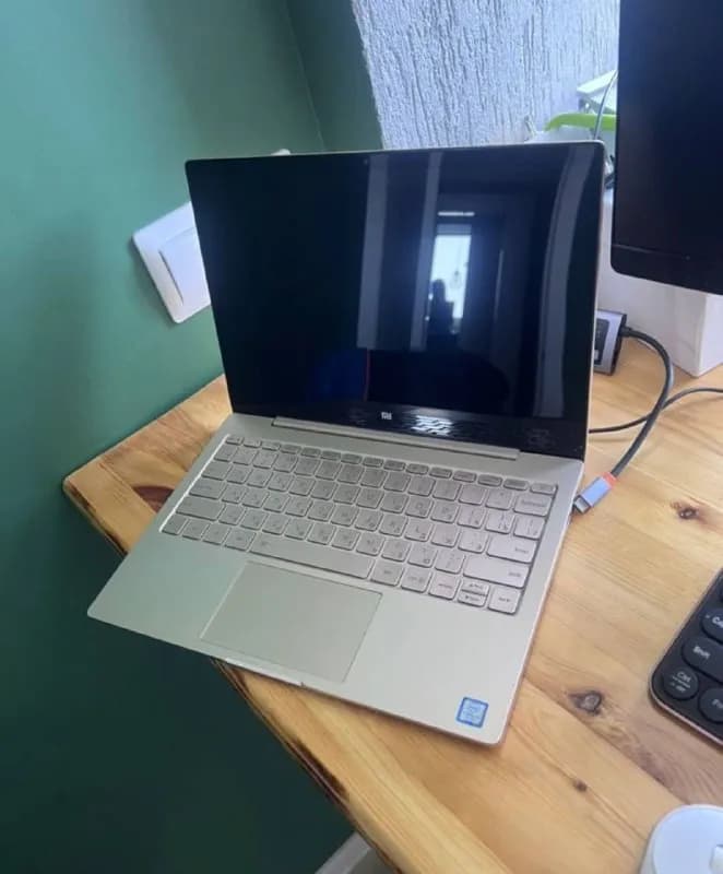 Xiaomi Air 12,5. цвет золото (но по мне он больше розовый)… Есть следы эксплуатации. машина быст — Тбилиси — 25 000 ₾