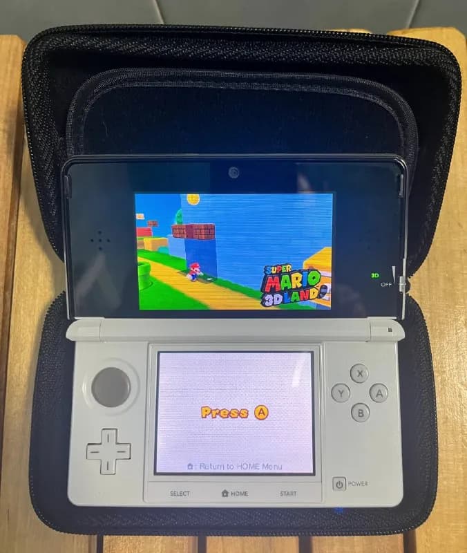 Nintendo 3DS (прошитая) + чехол + зарядка — Тбилиси — 350 ₾