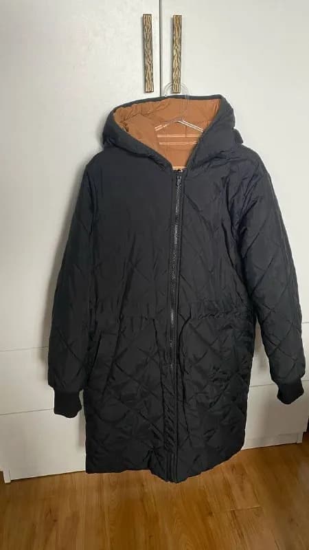 44-46 (межсезонье, надевалось пару раз) — 50₾ — Батуми — 50 ₾