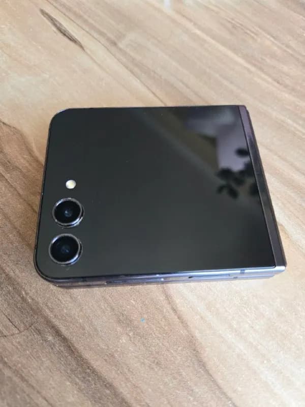 Samsung galaxy z flip 5 512 gb — Батуми — 999 ₾