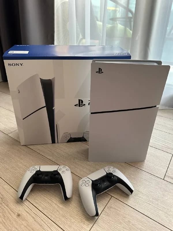 PS5 Slim с дисководом. — Батуми — 1 350 ₾